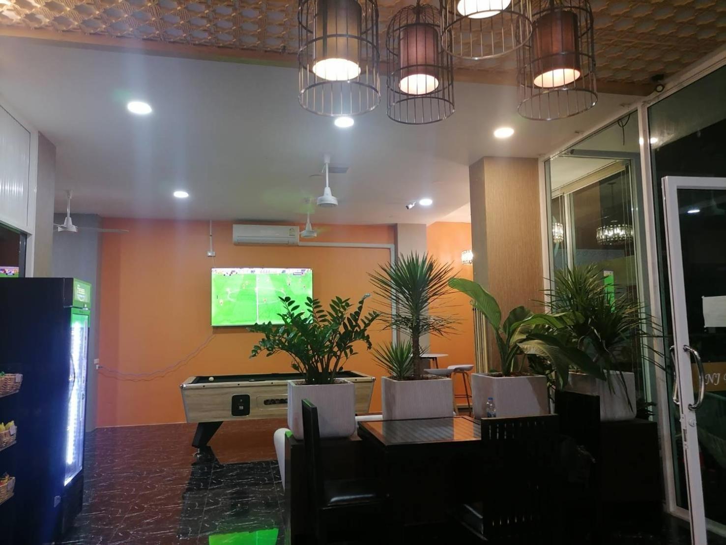 Nj Patong Hotel Екстер'єр фото