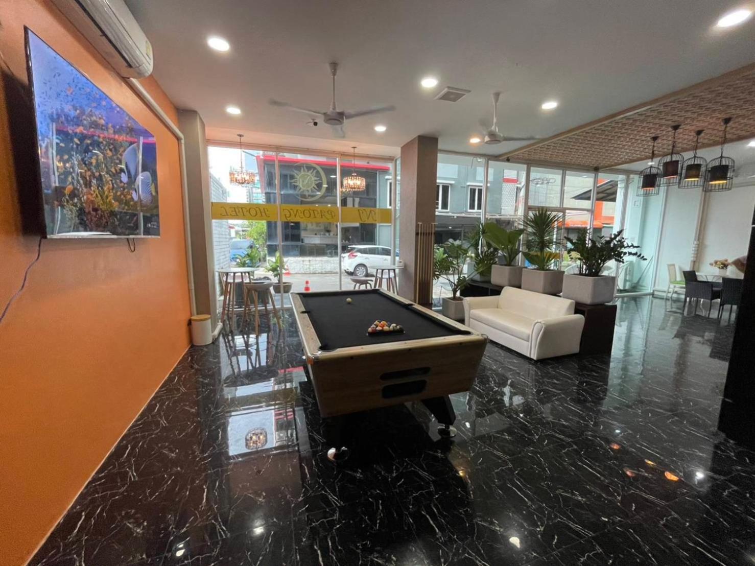 Nj Patong Hotel Екстер'єр фото