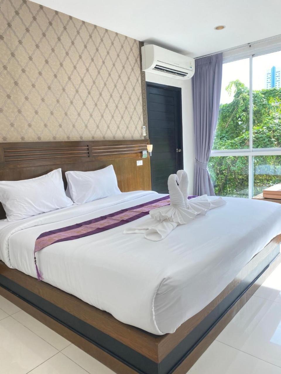Nj Patong Hotel Екстер'єр фото