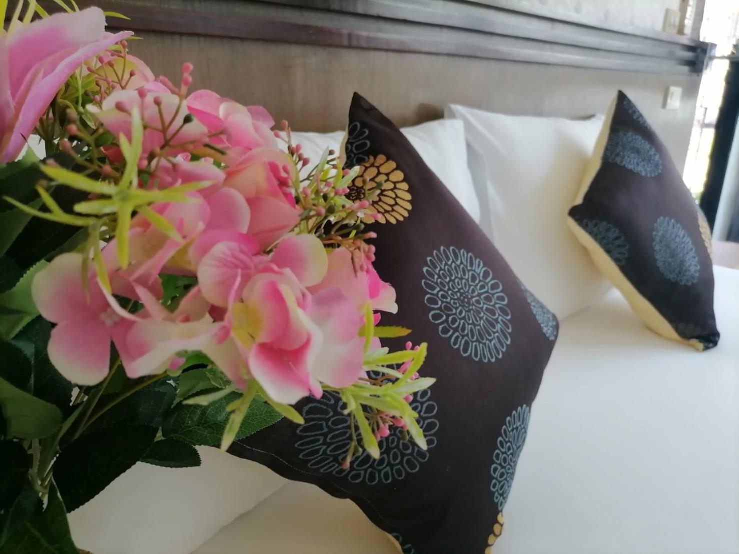 Nj Patong Hotel Екстер'єр фото