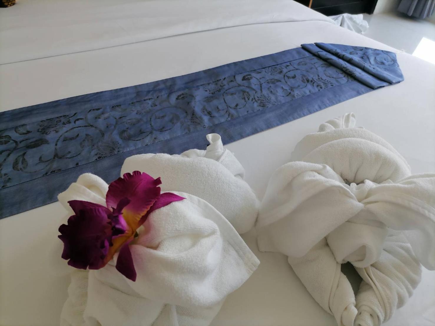 Nj Patong Hotel Екстер'єр фото