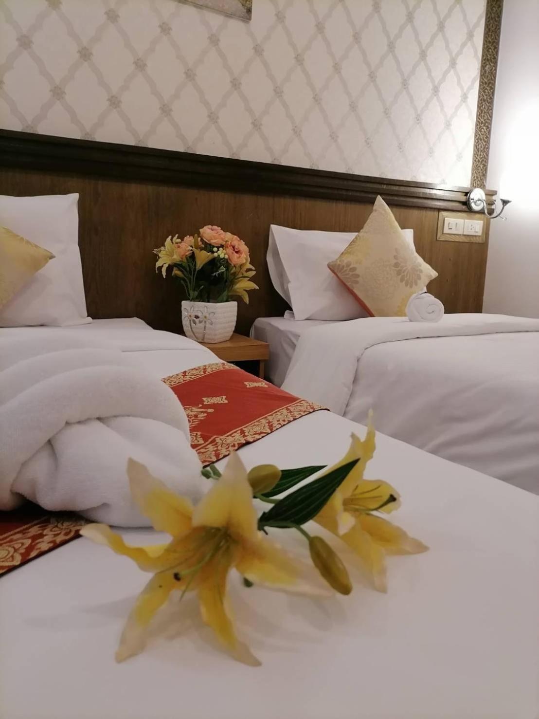 Nj Patong Hotel Екстер'єр фото