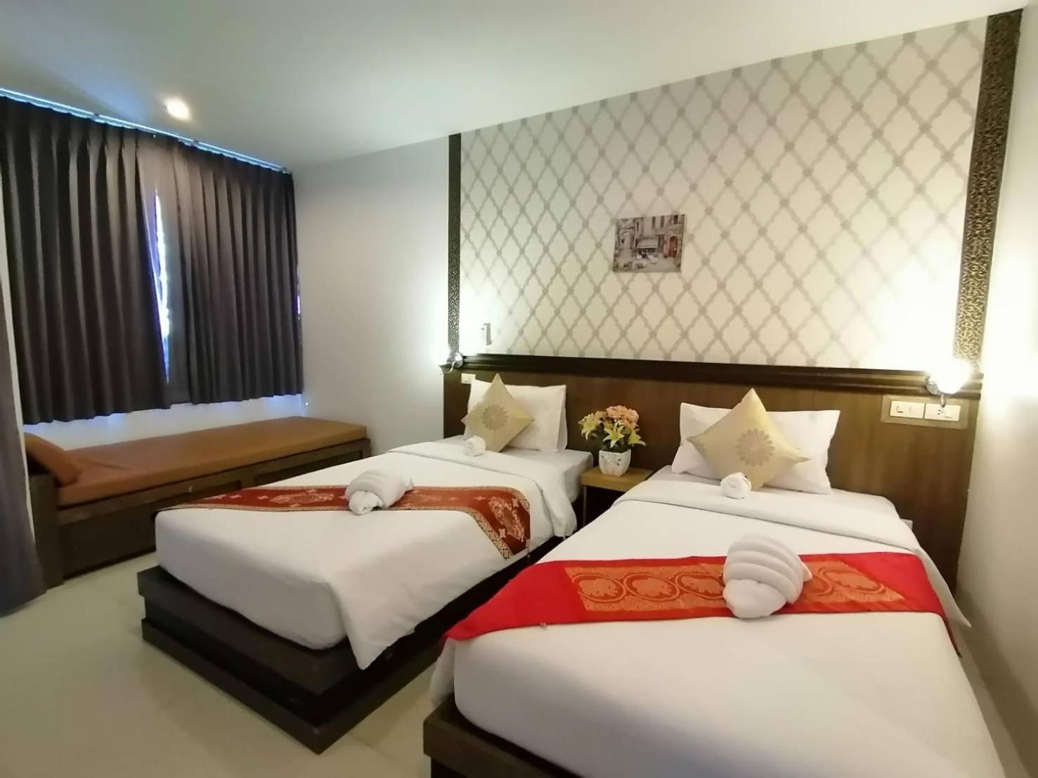 Nj Patong Hotel Екстер'єр фото