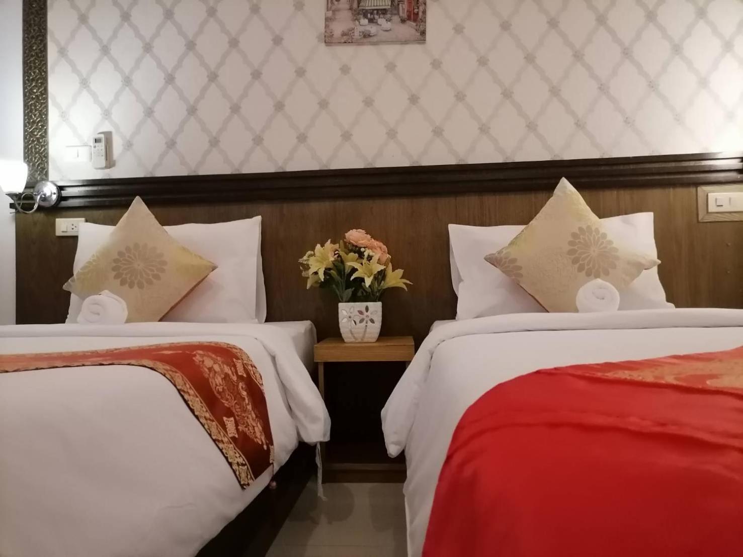 Nj Patong Hotel Екстер'єр фото